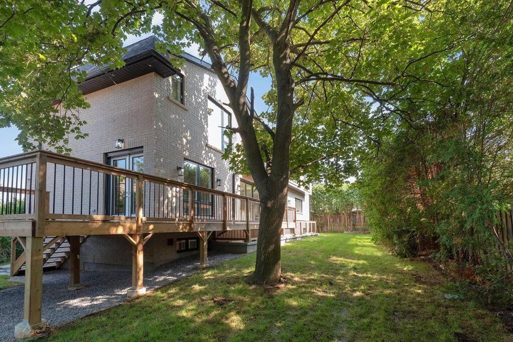 Luxury 6 Bedrooms With Spacious Indoor Villa Toronto