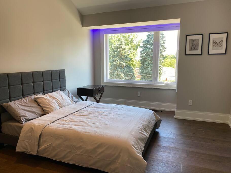 Luxury 6 Bedrooms With Spacious Indoor *